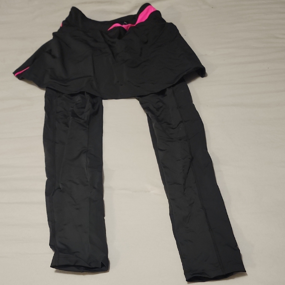 Vivo Black Leggings with Pink Trim